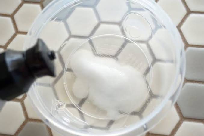 Don't give up on that stain! "Magic water" that can be made from what you  have at home is really amazing [enuchi.com]