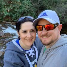 Vegan Italian Cream Pound Cake** *A rich, moist Italian cream pound cake  swirled with fresh strawberries—pure bliss in every slice.* *Recipe in the  first comment: 👇👇👇*