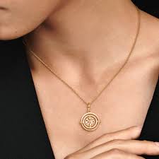 Harry potter hermione granger's time turner gold plated spinning necklace with swarovski crystals. Harry Potter Drehender Zeitumkehrer Anhanger Pandora
