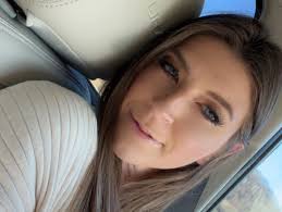 Holly (@happinessholls) • Instagram photos and videos