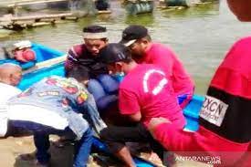 Menurut kepala bidang darurat bpbd kabupaten boyolali kurniawan fajar prasetyo selaku koordinator pencarian korban tenggelam, di. Polisi Sembilan Korban Tenggelam Di Waduk Kedung Ombo Belum Ditemukan Antara News
