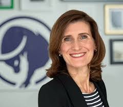 Susan Bauer's Instagram, Twitter & Facebook