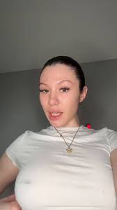 EroMe showcases Lilbigbutt666 a cutie with a bootie