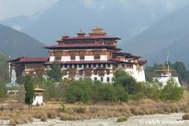 Der reisepreis ist unabhängig davon, wie wenig oder wie viele sehenswürdigkeiten sie in bhutan besuchen oder unternehmungen und ausflüge pro tag machen. Sehenswurdigkeiten In Bhutan Kloster Chorten Dzongs