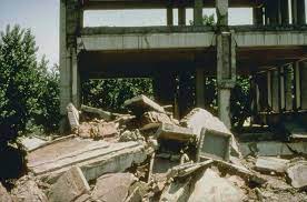 El peor terremoto de china en los últimos 30 años sacudió la provincia de sichuan, dejando al menos 12.000 muertos y miles de desaparecidos. 1976 Tangshan Earthquake Wikidata
