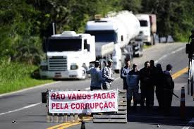 A caminhoneira aline fuchter virou assunto nas redes sociais nesta semana de greve dos caminhoneiros. Caminhoneiros Prometem Greve Hoje No Pais Mas Paralisacao Nao E Consenso Giro De Gravatai