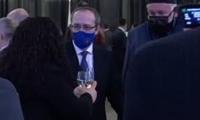 Vjosa osmani ist neue staatspräsidentin des kosovo. Vjosa Osmani And Avdullah Hoti Appear Next To Each Other Clash Glasses For The 13th Anniversary Of Independence Kosova