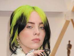 She first gained attention in 2015 with her debut song ocean eyes, which was subsequently released by the interscope subsidiary darkroom. Billie Eilish Sangerin Bricht Rekord Und Das Wegen Totaler Look Veranderung Stars