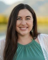 Katy Thomas's Instagram, Twitter & Facebook