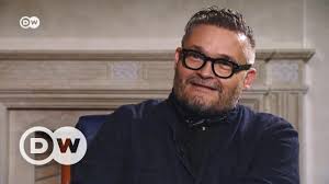 Его биография, детство в москве и юность в париже. Istorik Mody Aleksandr Vasilev V Intervyu Dw Glavnaya Cel Zhenshiny V Rossii Ubit Vseh Sopernic Youtube