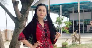 Dato' jurey latiff mohd rosli (lahir 13 julai 1966) merupakan seorang pengarah televisyen dan filem malaysia, terkenal dengan hasil kerja di televisyen dan filem. Showbiz Balkisyh Locates Estranged Dad Can Finally Remarry