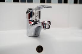 Hier 2 tipps, die dagegen helfen. Wasser Spritzt Aus Wasserhahn In Alle Richtungen Was Tun Kausl Gmbh