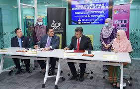 Tun abdullah bin haji ahmad badawi (born 26 november 1939) is a malaysian politician who served as prime minister from 2003 to 2009. Kerjasama Strategik Ukm Dan Pertubuhan Legasi Tun Abdullah Ahmad Badawi Tingkatkan Usaha Penyelidikan Untuk Masyarakat Ukm News Portal