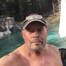 What is wrong with the Balance 9 hot tub displaying dashes?