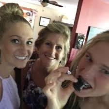 Tami Grubb's Instagram, Twitter & Facebook