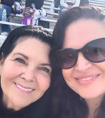 Lindsey Winegar's Instagram, Twitter & Facebook