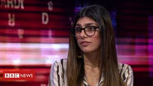Homestatisticsothersmia khalifa height, weight, age, body statistics. Mia Khalifa Achei Que Pudesse Fazer Do Porno O Meu Segredinho Mas O Tiro Saiu Pela Culatra Bbc News Brasil