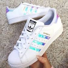 Wir können alle auswahlbedürfnisse nach nike oder adidas entsprechen. Woher Bekomme Ich Diese Adidas Superstar Schuhe Hologramm Blau