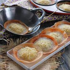 Telur ayam omega 3 isi 10 butir ditawarkan sebesar rp 26.000 atau mendapatkan diskon rp 1.000 pada promo 5 hari itu. 5 Resep Kue Tradisional Serba Tepung Beras Yang Empuk Lifestyle Fimela Com