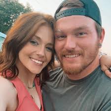 How to cut a pipe without harming the drywall behind it?