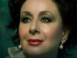 Un momento de relajo para el alma, con Beethoven,en medio de tanto  desconcierto, en el diario vivir. El Adagio, del concierto N° 5 para piano  y Orquesta. Buen provecho, para todos.