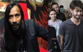 Ketika sofi jikan ditahan kerana positif dadah jenis ganja dan antara orang yang disyaki terlibat dalam kes datuk farid kamil, ramai yang tertanya apa yang sudah terjadi sebenarnya. Farid Kamil Dakwa Tiga Rakan Artis Masukkan Dadah Dalam Minuman Ini Respon Sofi Jikan Iluminasi