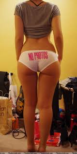 کلیپ سکس زن و شوهر ایرانی با لباس زیر صورتی