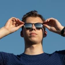 Christopher Henschel's Instagram, Twitter & Facebook