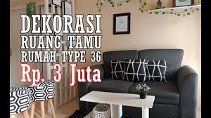 Desain ruang tamu minimalis ukuran 3×3 yang satu ini mengusung elemen klasik seperti bantal bermotif floral, lukisan tua, dan dekorasi lainnya. Home Decor Type 36 Desain Ruang Tamu Low Budget Youtube