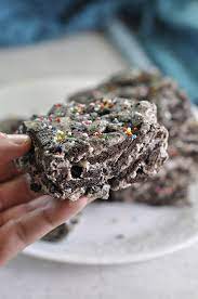 Gooey Oreo Krispie Treats Wishes And Dishes Recipe Oreo Krispie Treats Krispie Treats Oreo