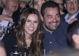 Στην προσωπική σου ζωή έχεις τα πάντα; Elenh Tsolakh O Syzygos Ths Paylos Petroylakhs Mageireyei Sthn Koyzina Toy Spitioy Toys Vid Thecaller