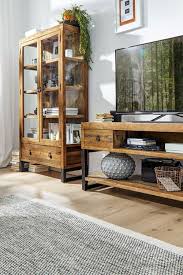 Wohnzimmer Spitzhuttl Home Company Mobelhaus Bei Wurzburg In 2020 Altholz Wohnzimmer Naturliches Wohnen Wohnung Einrichten