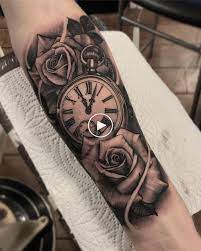 Just below the clocks, is an illustration of compass points, which denotes a sense of control and stability? Tatuaz Geometryczny Tatuaze Geometryczne Tattooshigh Arm Tatuajesho Watch Tattoos Clock Tattoo Sleeve Sleeve Tattoos