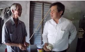 Ông cho biết đích thân mình sẽ lái xe để chở bệnh nhân nghèo miễn phí, kể cả từ hà nội vào tp hcm hay ngược lại, miền tây, hay tây. Báº¥t Ngá» Khi Tháº¥y Ong Ä'oan Ngá»c Háº£i Xuáº¥t Hiá»‡n Cung Xe Cá»©u ThÆ°Æ¡ng Co Dong