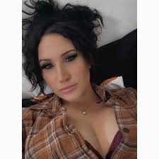 Knee Replacement Surgery and Recovery Experiences