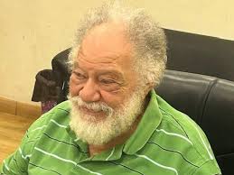 يحيى الفخراني متلبساً بالجنون في "الملك لير"