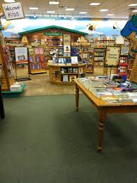 En el 2do piso hay muchas cosas geek y en el 4to this is my favorite barnes and noble! Once Upon A Time At Barnes Noble Story And Craft Hour