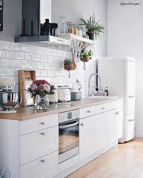 Utensili e attrezzature per una cucina organizzata. Granchio Indossare Orientale Accessori Cucina Moderna Rimozione Prestigioso Prezioso