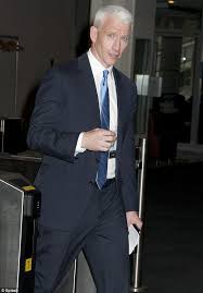 Look Away Now Anderson Cooper S Boyfriend Spotted Kissing Another Man In New York Park Anderson Cooper Anderson Cooper Boyfriend Anderson