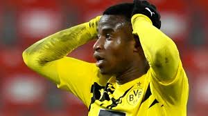 «dass die verletzung schwer ist, hat man direkt geahnt und gehört.» der 21 jahre alte spanier verletzte sich nur zwölf minuten nach seiner einwechslung. Bvb Toptalent Youssoufa Moukoko Saison Vorzeitig Zu Ende