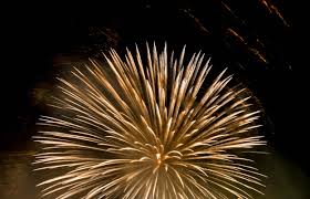 A sparkler burns over a long period of time (up to a minute) and produces extremely bright and showery light. Die Geschichte Des Feuerwerks Feuerwerk Vpi