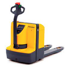 Prise de charges à différents niveaux. Formation A La Conduite De Transpalette Electrique Accompagnant