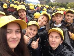 Pe cea mai înaltă colină se află sectorul ciocana. È™coala GimnazialÄƒ Toma CociÈ™iu Din Blaj PrezentÄƒ La Cel Mai Mare 100 Intr Un Record De Guinness Book