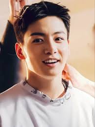 I have to say my boy JT is pretty handsome and he knows it 🤎 🤍 🤎