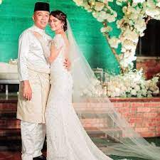 Terkini, nedim dikatakan telah menuntut hak penjagaan anaknya, mohamed nedrin atau lebih nasib juga tidak menyebelahi nedim apabila beliau tidak dibenarkan berjumpa dengan anaknya. Biodata Nedim Nazri Suami Nora Danish Azhan Co