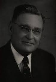 Alice Melton's Instagram, Twitter & Facebook