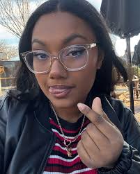 My 5 daily habits to a good mental health -Ana Monreal 1. Early morning  routine 2. Workout 1 hr daily 3. Pray