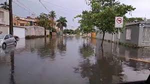 Paranaguá registra chuva intensa e pontos de alagamento na tarde desta segunda-feira