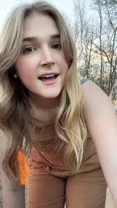 Savannah Ward's Instagram, Twitter & Facebook