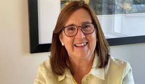 Karen Broadhurst's Instagram, Twitter & Facebook